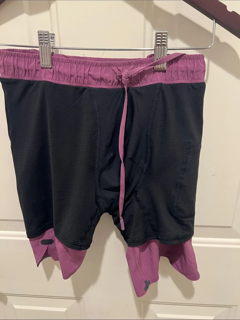 Lululemon men’s athletic shorts purple size small 6” inch inseam- lined